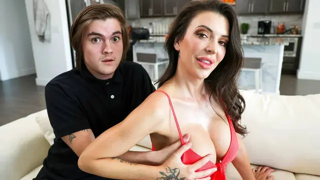 Elizabeth Skylar – Hot Stepmom Wants Creampie